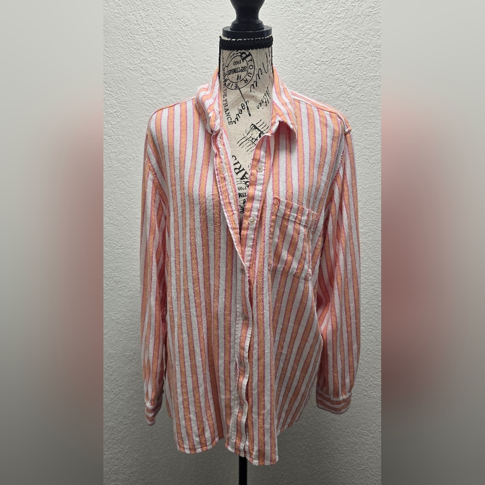 Woman's Button Up Shirt